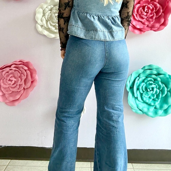 High-Waist Flare Jeans - Picture 4 of 4